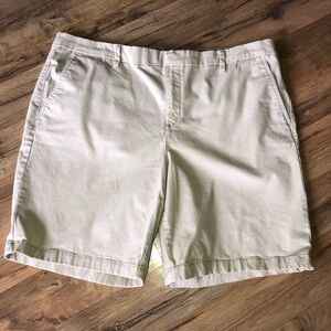 Beige above the knee ladies shorts size 16 (see measurements) Tommy Hilfiger